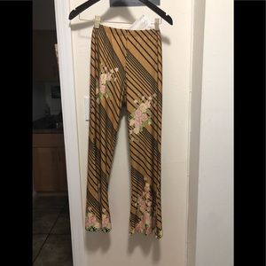 SOLD / ❤️❤️BNWT Novella Royale Short Bells